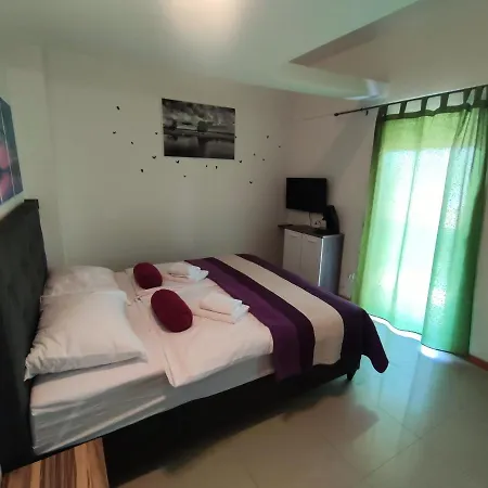 Panorama Sunset Apartment Cres